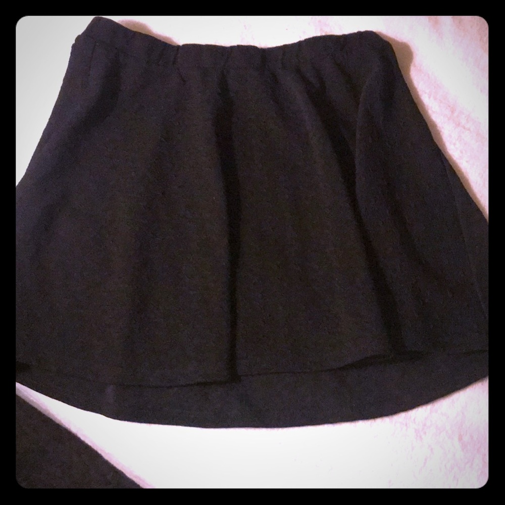 Black skater skirt